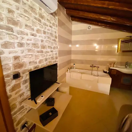 فندق مبيت وإفطار Bianca Di Navarra House بيانكافيلا