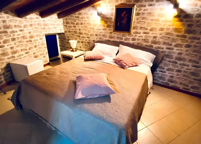 Bianca Di Navarra House 3* Biancavilla