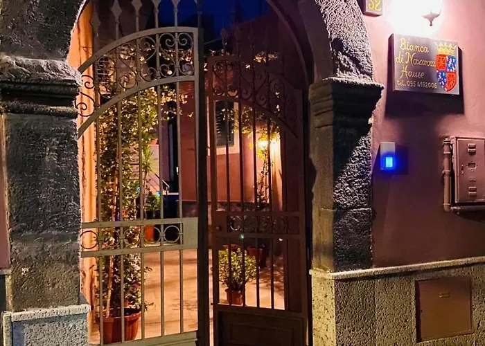 Bianca Di Navarra House Frühstückspension Biancavilla